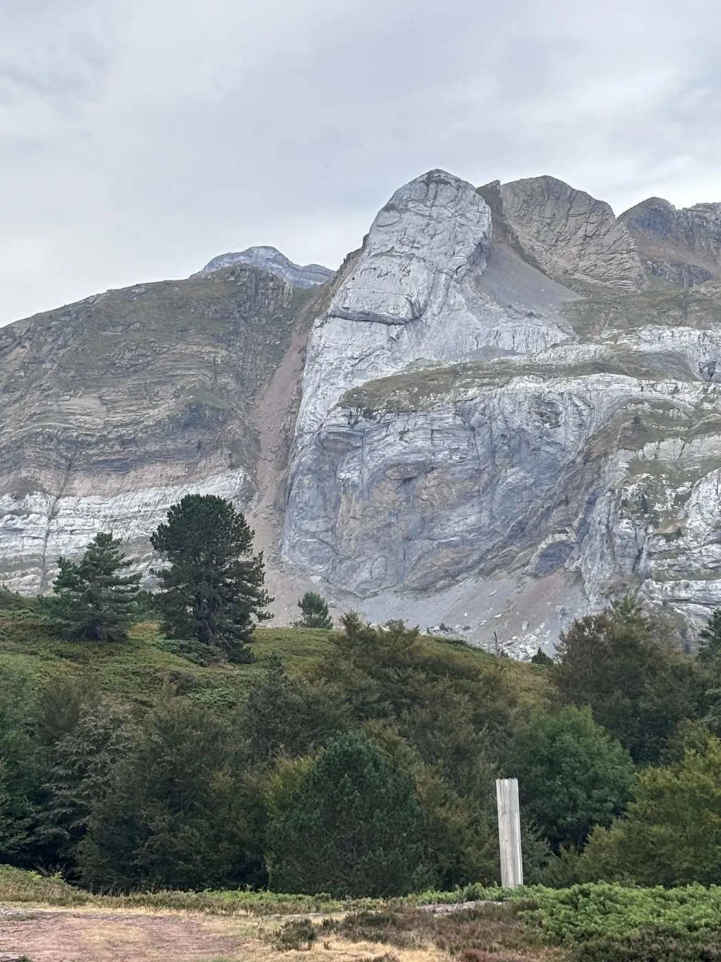 Montañas del Pirineo Aragonés cerca de Canfranc